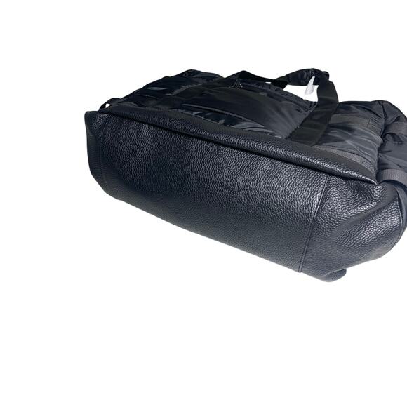 Tommy Bahama Black Puffer Weekender Bag with‎ Shoulder Strap - Picture 4 of 7